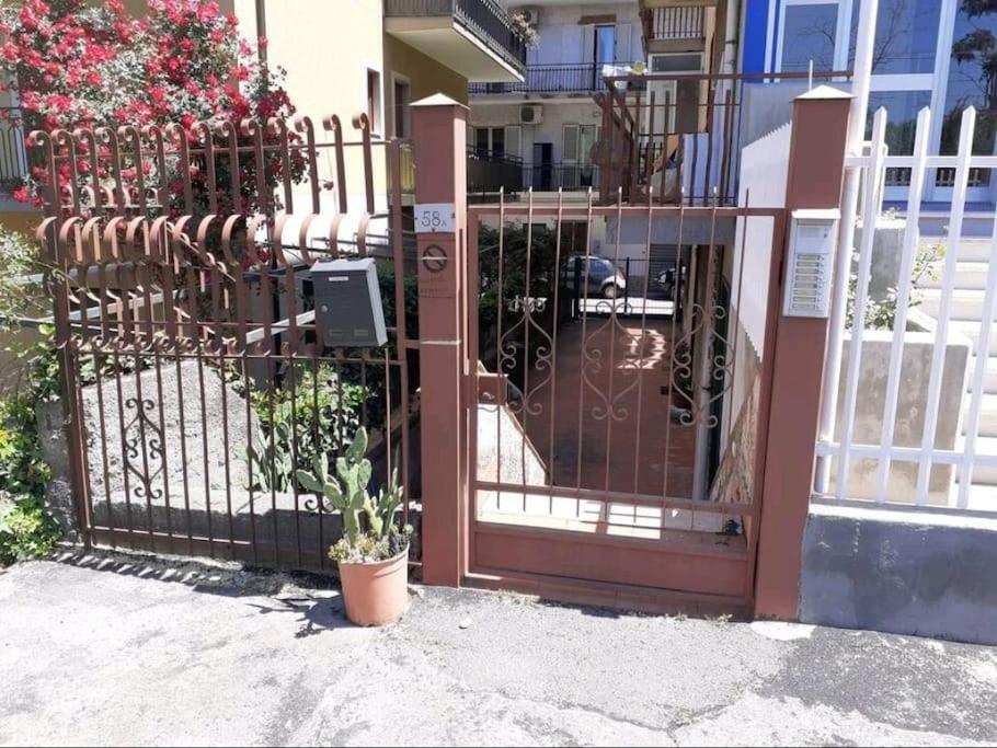 Appartamento Da Nella Giardini Naxos Dış mekan fotoğraf