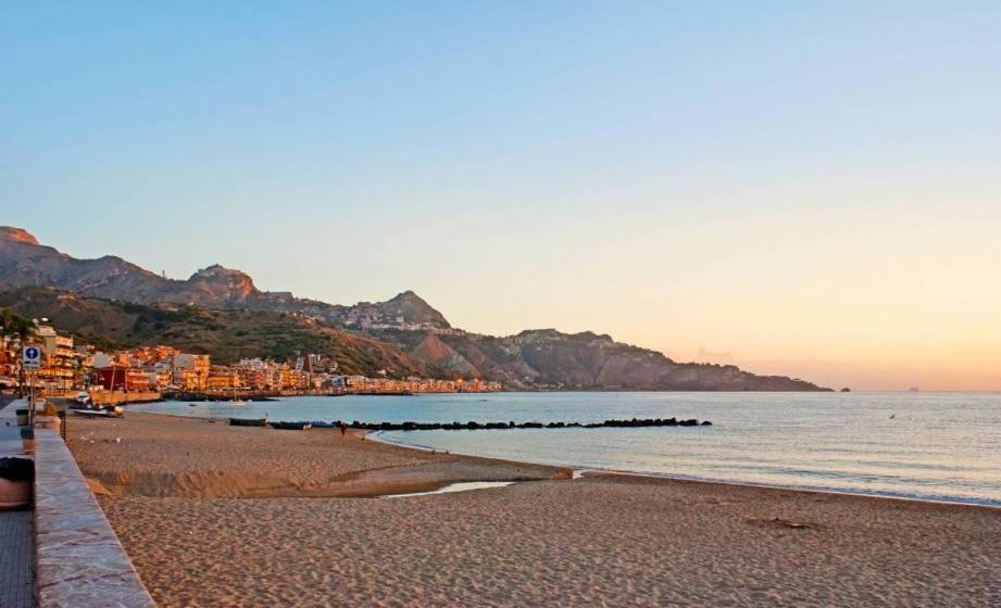 Appartamento Da Nella Giardini Naxos Dış mekan fotoğraf